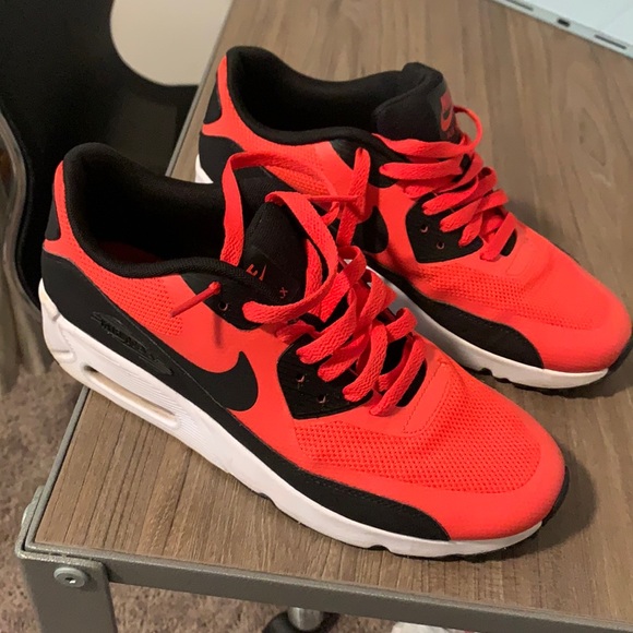 Nike Shoes - Limited Edition Nike Air Max 90